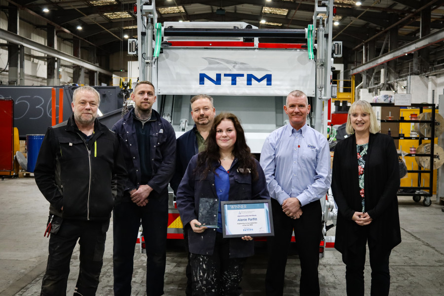 Apprentice Alanie wins "Apprentice of the Year" Award